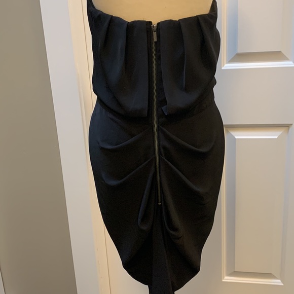 GUESS - Picture 6 of 13